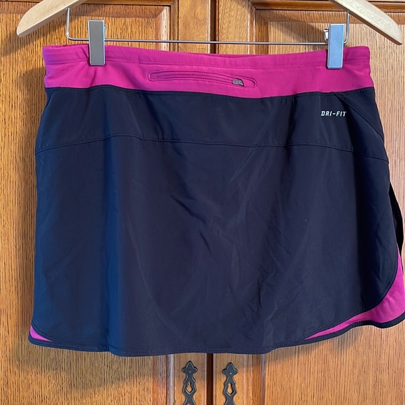 Nike women’s dri-fit running skort - Picture 2 of 4